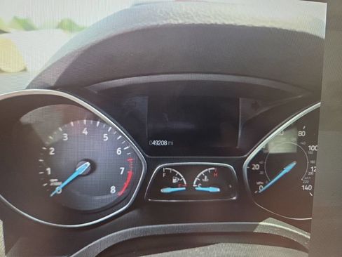 Used 2019 Ford Escape SE w/ SE Sport Appearance Package AWD/4WD image 8