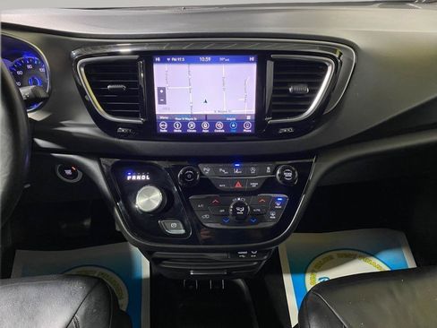 Used 2019 Chrysler Pacifica Touring-L w/ Advanced Safetytec Group FWD image 15