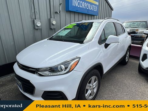Used 2019 Chevrolet Trax LT w/ LT Convenience Package FWD image 1