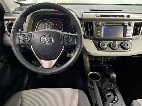 Used 2013 Toyota RAV4 LE image 27
