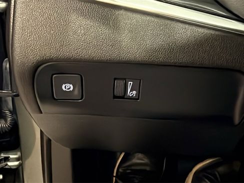 Used 2023 Buick Enclave Essence w/ Sound and Sites Package image 34