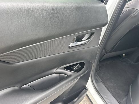 Used 2025 Nissan Murano SV FWD image 11
