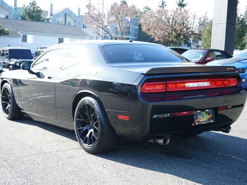Used 2009 Dodge Challenger SRT8 w/ SRT Option Group II image 3