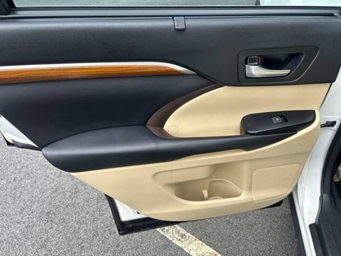 Used 2018 Toyota Highlander Limited Platinum w/ Protection Package #3 AWD/4WD image 33