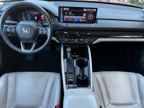 Used 2023 Honda Accord Touring image 3