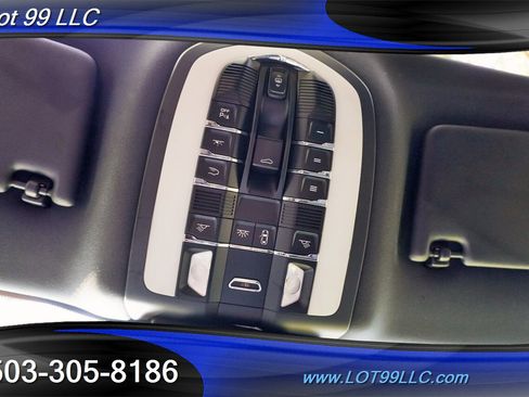 Used 2017 Porsche Macan AWD/4WD image 36