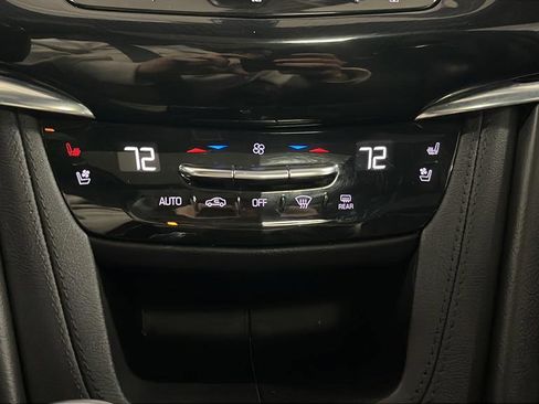 Used 2021 Cadillac XT6 Sport w/ Platinum Package AWD/4WD image 18