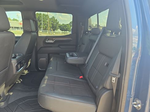 Used 2024 Chevrolet Silverado 1500 High Country w/ High Country Premium Package AWD/4WD image 15