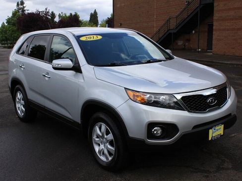 Used 2013 Kia Sorento LX w/ Value Pkg FWD image 1