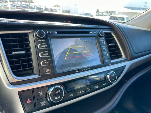Used 2017 Toyota Highlander Limited image 7