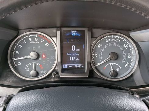 Used 2020 Toyota Tacoma TRD Off-Road w/ Technology Package AWD/4WD image 31