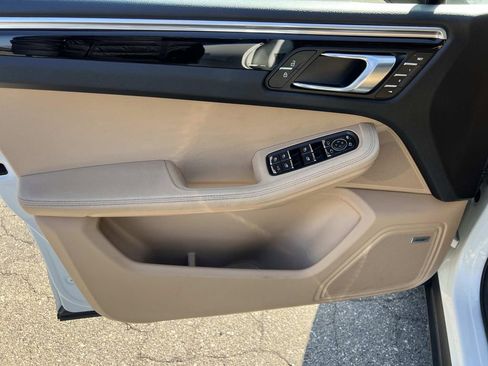 Used 2019 Porsche Macan S AWD/4WD image 12