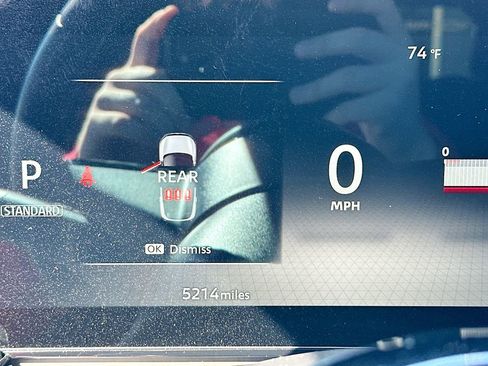 Used 2025 Nissan Kicks SR w/ Illumination Package image 13