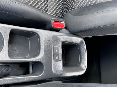 Used 2023 Nissan Versa S FWD image 26