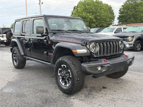 Used 2025 Jeep Wrangler Unlimited Rubicon AWD/4WD image 4