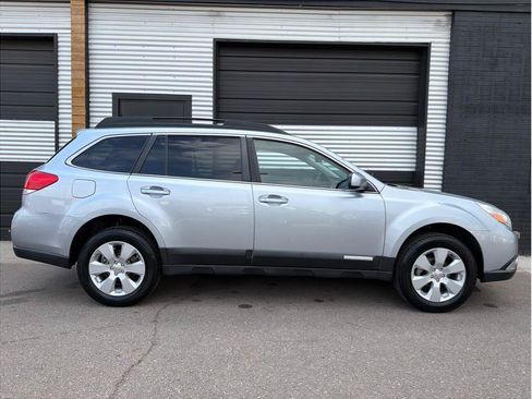 Used 2012 Subaru Outback 2.5i Premium AWD/4WD image 10