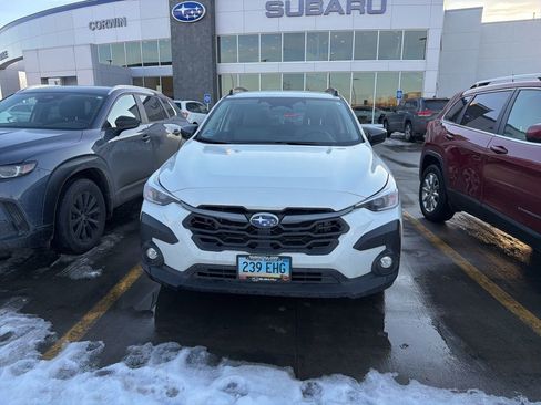 Used 2024 Subaru Crosstrek 2.0i Premium image 3