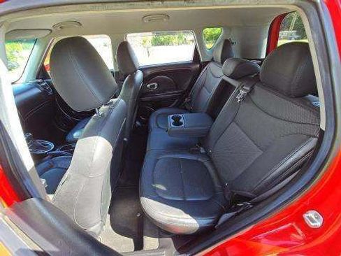 Used 2016 Kia Soul ! FWD image 8