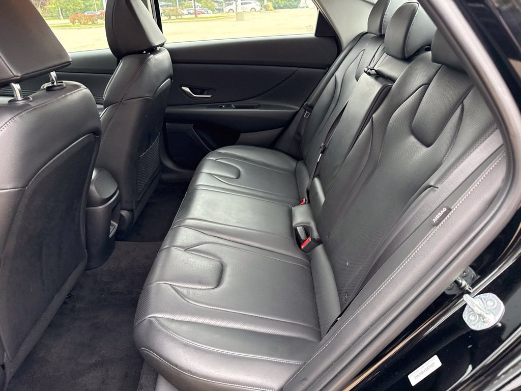 Used 2025 Hyundai Elantra Limited FWD image 14