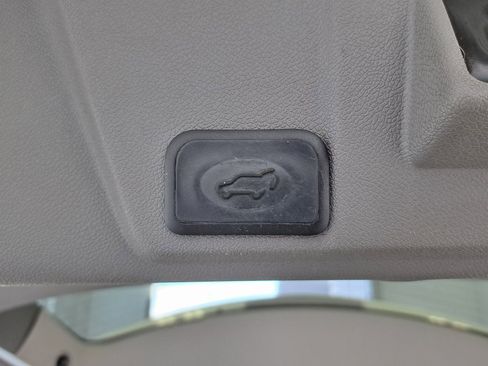 Used 2016 Chevrolet Traverse LT image 31