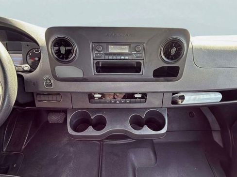 Used 2022 Mercedes-Benz Sprinter 2500 image 11