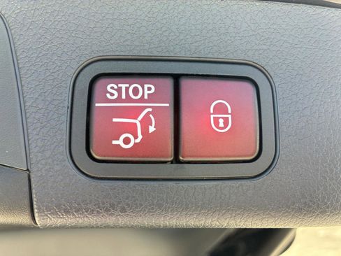 Used 2023 Mercedes-Benz GLB 250 image 23