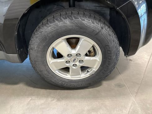 Used 2011 Ford Escape XLT AWD/4WD image 15