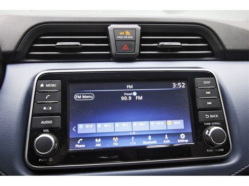 Used 2025 Nissan Versa SV w/ Trunk Package image 21