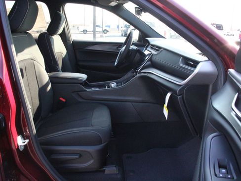 New 2026 Jeep Grand Cherokee L Laredo image 29