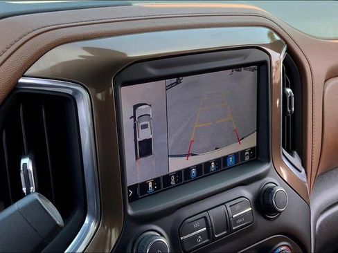 Used 2021 Chevrolet Silverado 1500 High Country w/ Technology Package image 21