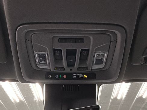 Used 2025 GMC Sierra 3500 Denali image 36