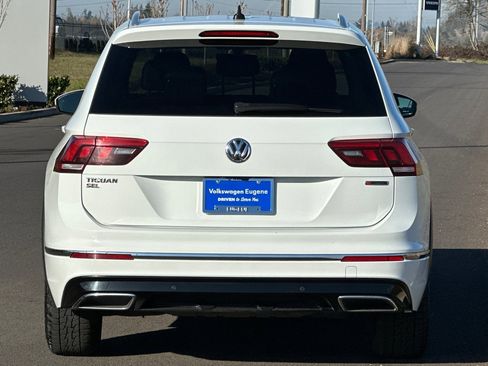 Used 2019 Volkswagen Tiguan SEL R-Line w/ 3rd Row Seat Package image 4