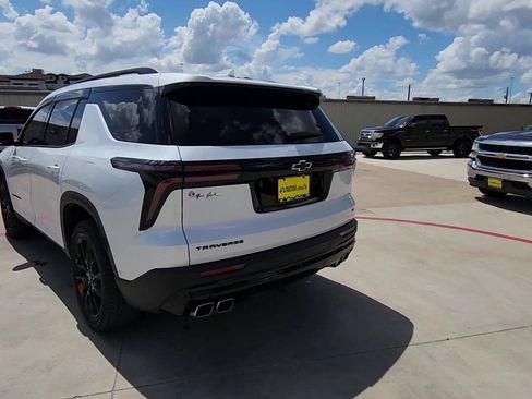 Used 2024 Chevrolet Traverse LT w/ Enhanced Driving Package FWD image 7