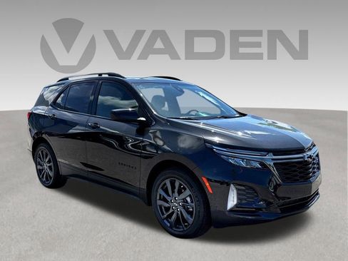 Certified 2022 Chevrolet Equinox RS FWD image 1