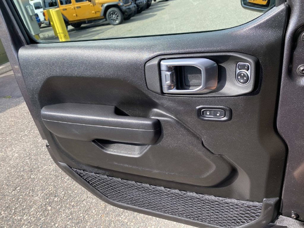 Certified 2026 Jeep Gladiator Mojave AWD/4WD image 23