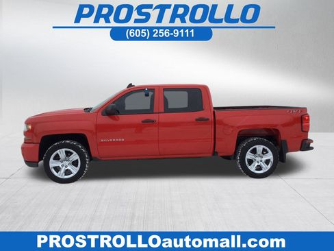 Used 2018 Chevrolet Silverado 1500 Custom w/ Custom Value Package image 1