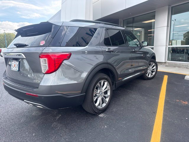 Used 2022 Ford Explorer XLT w/ Equipment Group 202A AWD/4WD image 3