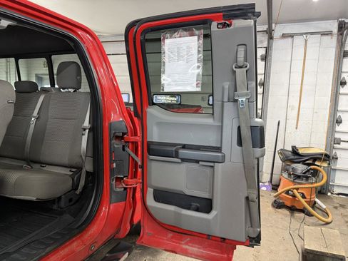 Used 2017 Ford F150 XLT w/ Equipment Group 302A Luxury image 15