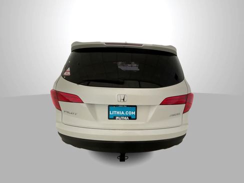 Used 2017 Honda Pilot EX image 7