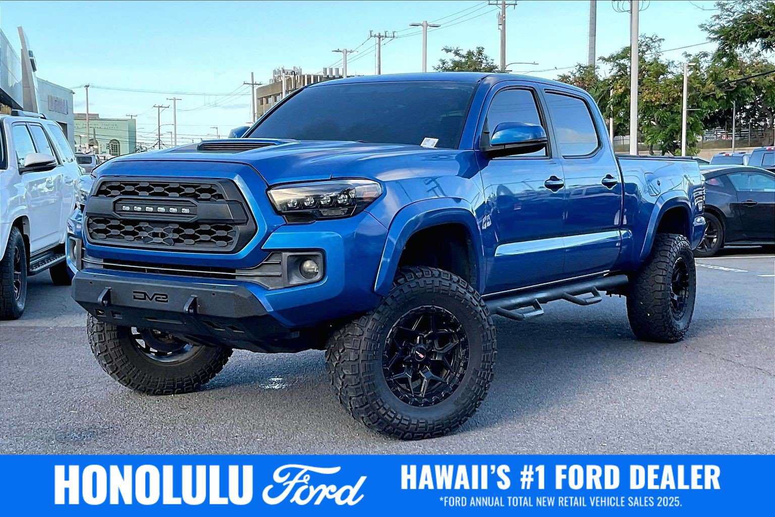 Used 2017 Toyota Tacoma TRD Sport RWD image 1