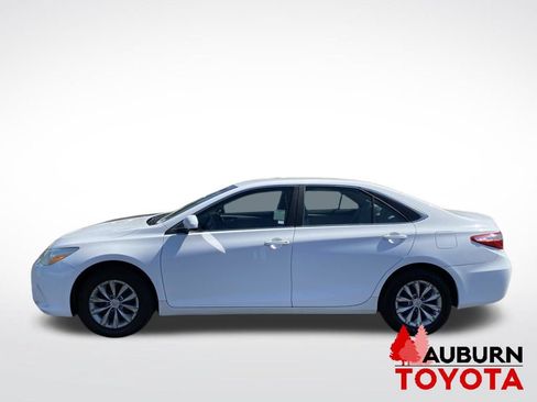 Used 2015 Toyota Camry LE FWD image 4