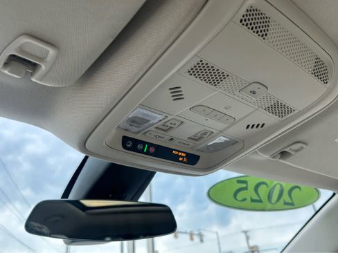 Used 2025 Cadillac XT5 Premium Luxury image 19