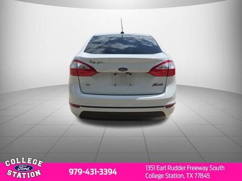 Used 2018 Ford Fiesta SE image 6