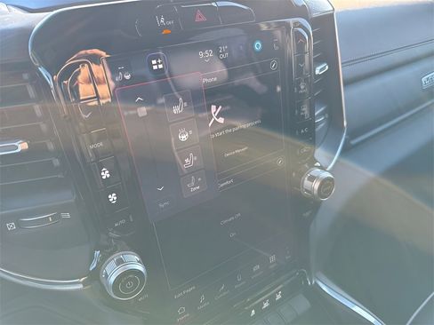 Used 2025 RAM 1500 Laramie image 24