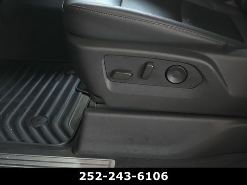 Used 2025 Chevrolet Silverado 2500 LT AWD/4WD image 11
