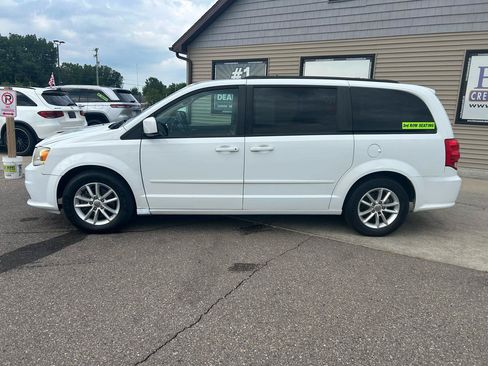 Used 2016 Dodge Grand Caravan SXT FWD image 8