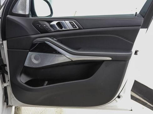 Used 2024 BMW X7 xDrive40i w/ Executive Package image 29