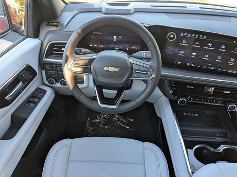 New 2025 Chevrolet Suburban Premier image 20