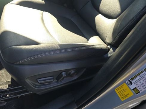 Used 2023 Toyota Corolla Cross XLE image 14