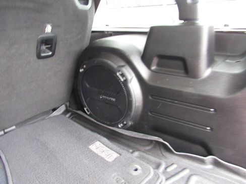Used 2018 Jeep Wrangler Unlimited Sahara AWD/4WD image 19